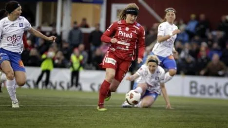 Jennifer Nobis är klar för spel i Piteå även nästa säsong.