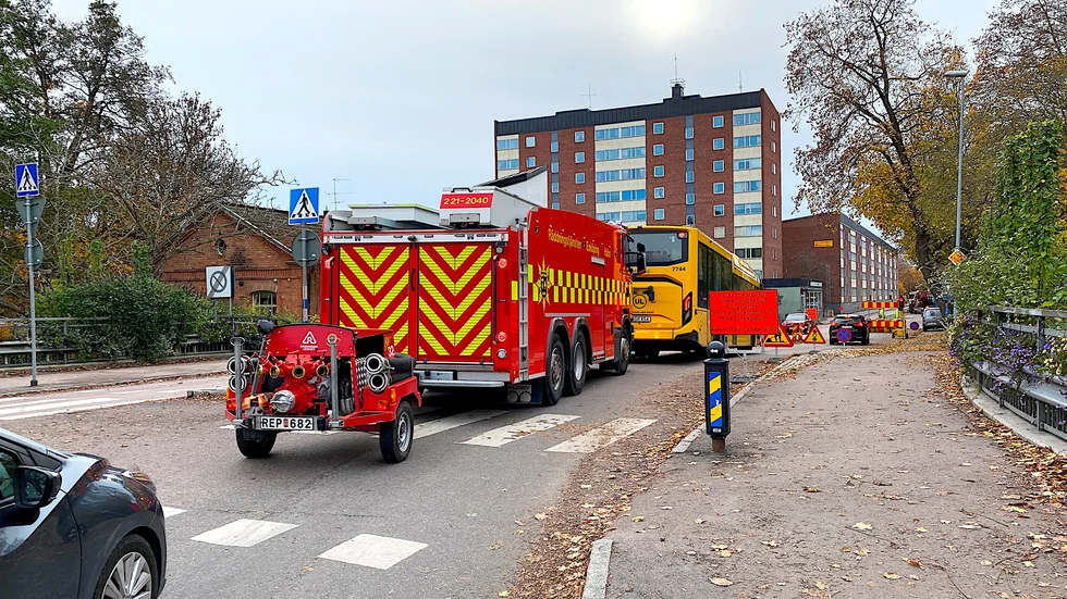 När arbetsområdet på Kungsgatan flyttades närmare Kungsbron på måndagen uppstod snabbt bilköer genom rondellen och längs med Ågatan.