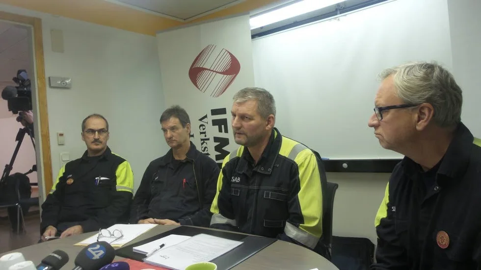 Facket kräver mer personal. Thomas Barsk, Mats Bäcklund, Tomas Karlsson och Roger Forsberg från Metallfacket vill ha fler arbetskamrater på SSAB. Det skulle göra arbetet säkrare, menar man.