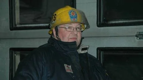 HJÄLP FRÅN GRANNAR. "Beroende på larmets art går det ut förstärkningslarm genom vårt samarbete med Luleå och Överkalix kommuner", säger Erik Ström, brandförman.