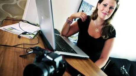punktbelyser. Camilla Malmström väljer att belysa vissa ämnen. "Annars skulle det nog bli ganska tröttsamt att läsa," säger hon.
