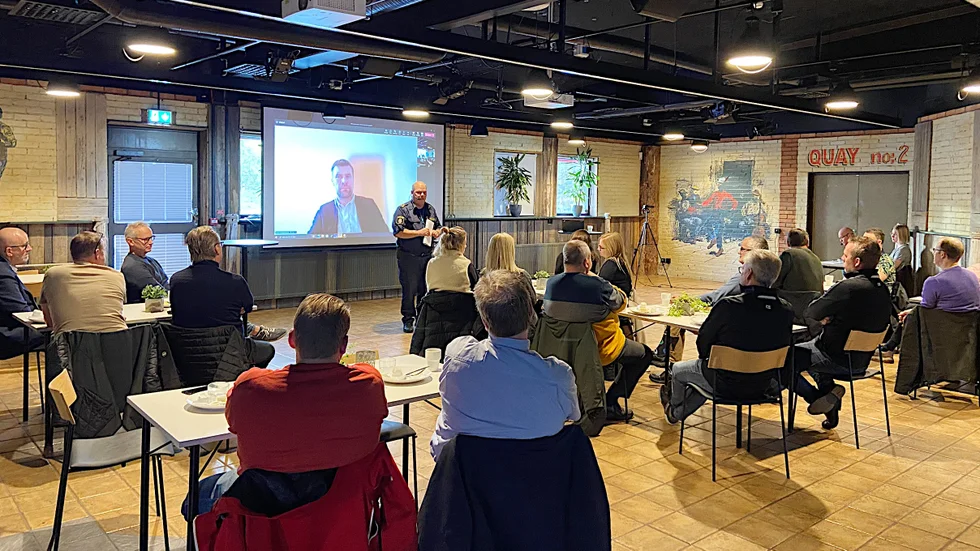 Kommunpolisen Håkan Karlsson var med på frukostmötet för att presentera aktuell statistik. Ett underlag för diskussionerna under mötet.