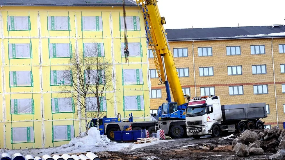 ÅTERUPPSTÅR. Det nedbrunna studenthuset på Klintbacken har snart återuppbyggts igen. Och den senaste studien av branden menar att byggtekniken inte försvårat brandförloppet.