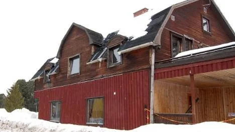 Fastigheten i Moskosel har blivit ett ruckel och ska enligt beslut av miljö-, bygg- och hälsoskyddsnämnden rivas. Men ägaren har gjort sig oanträffbar.