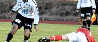 Luleå Fotbolls Sirwan Jamshidi på väg till IFK Luleå