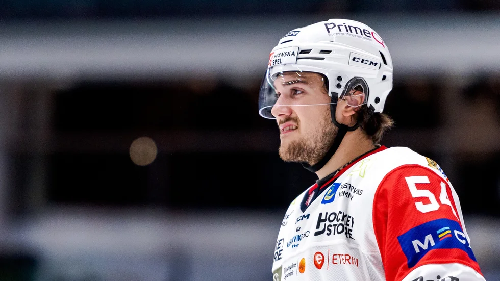 Västerviks Hannes Lindström under ishockeymatchen i Hockeyallsvenskan mellan Djurgården och Västervik den 12 oktober 2022 i Stockholm. 