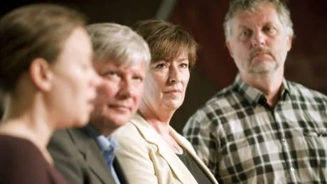 RELATONSPROPBLEM. Peter Eriksson (MP), Lars Ohly (V), Mona Sahlin (S) och Maria Wetterstrand (MP) kan inte enas om vad de vill göra vid en valseger.