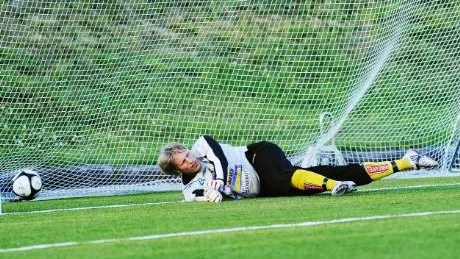 STABIL. Richard Nordlund räddade en straff och gjorde en bra match för Piteå.