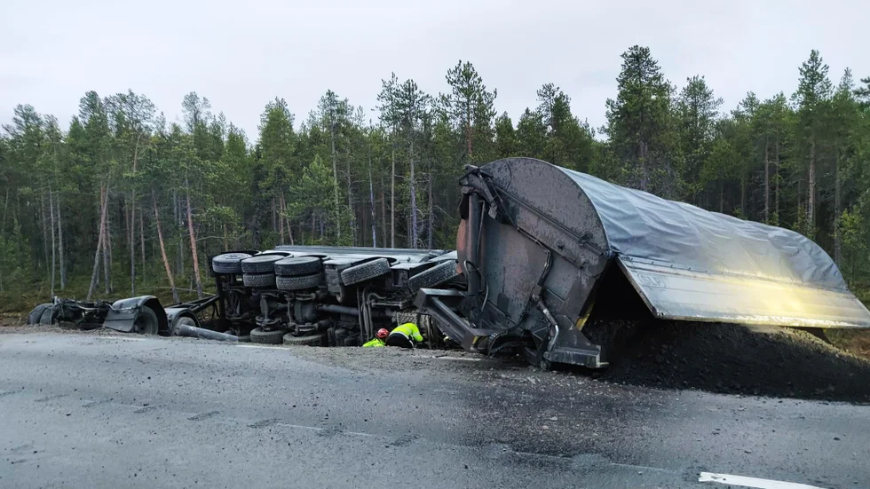 Dödsolyckan inträffade när en malmlastbil och Yngve och Sirpa Johanssons bil krockade på väg 395 vid Vittangi tidigt på morgonen den 13 oktober.