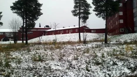Har vintern kommit till Arjeplog? Så här såg det i alla fall ut på fredagsmorgonen när Johan Sadelius var på väg till jobbet.