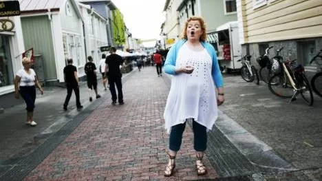 Operasångerskan Nanna Helgadottir kommer att dyka upp i festivalvimlet och göra "operaattacker". Det är en av nyheterna på årets Piteå dansar och ler.