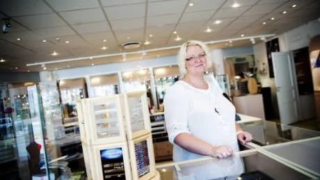 GULDFLÖDE. Enligt Ullrika Sandberg på Boström ur- och guld har det aldrig varit lika mycket människor som vill sälja eller värdera sitt guld som det är i dag.