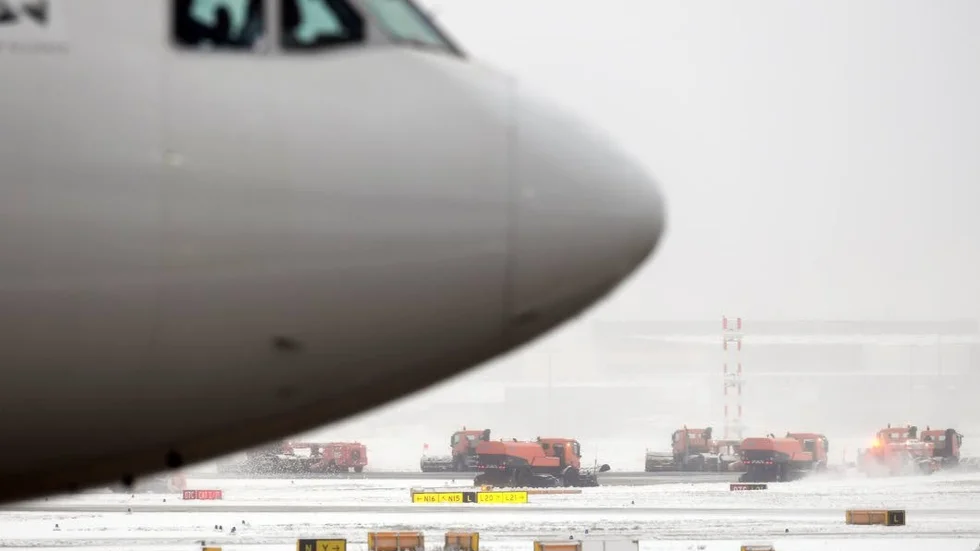 Plan behövs. Det behövs en tydligare manual för hur man ska landa säkert från det att planet passerat tröskeln på landningsbanan.