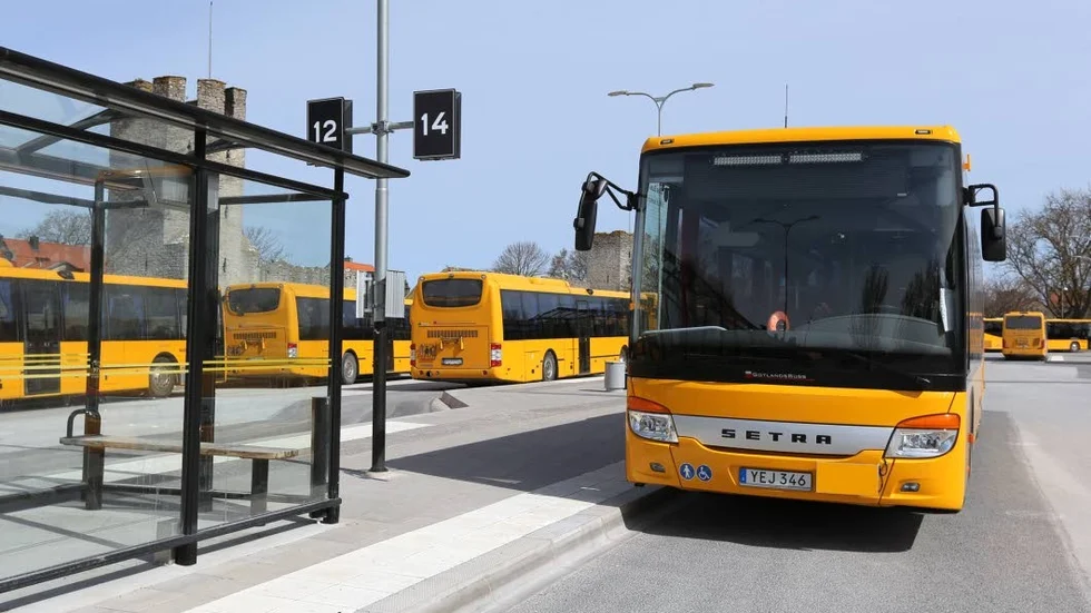 Upphandlingen av ett nytt avtal om kollektivtrafiken på Gotland försenas.