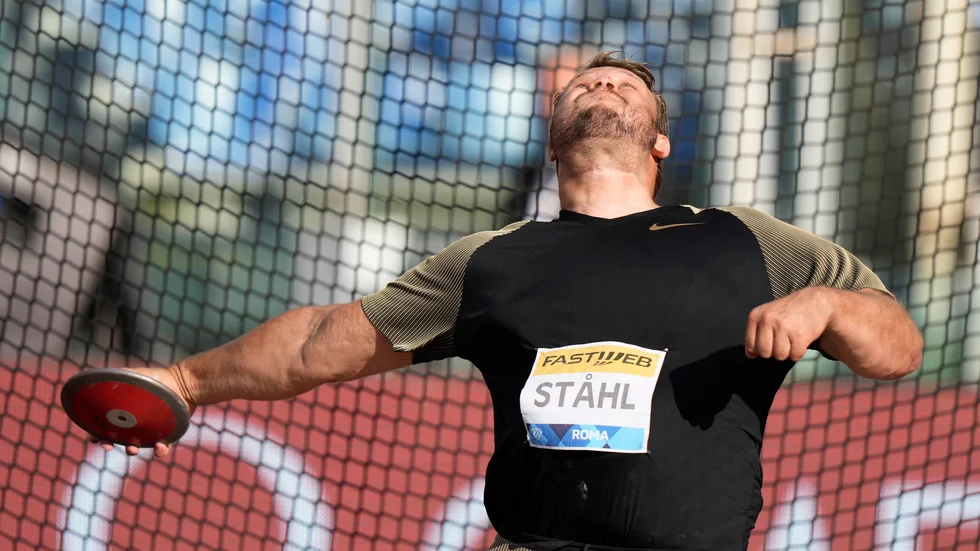 Daniel Ståhl nådde drygt 65 meter i Diamond League-galan i Rom och slutade trea.