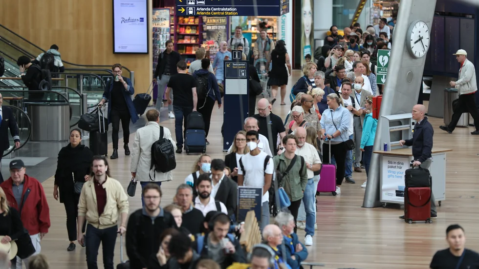 Långa köer på terminal 5 på Arlanda.