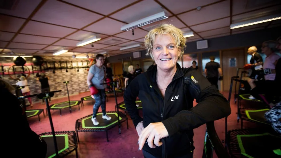 På pass. Bakom Lena di Corsi tränar den grupp där de flesta lider av sjukdomen Parkinson. För många av dessa har träningen kommit att betyda oerhört mycket.