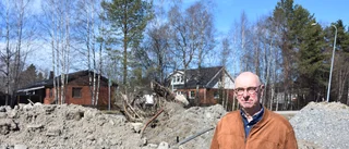 Tipp intill kommunens idrottsplats – "Jag upplever en djävulsk nonchalans"