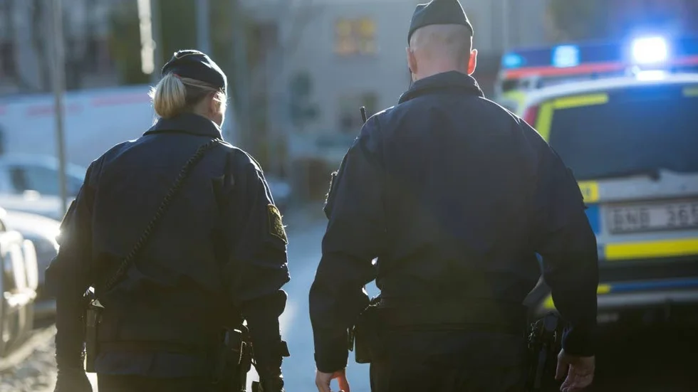 Brottet som den misstänkte mannen sitter anhållen för begicks i Stockholm.