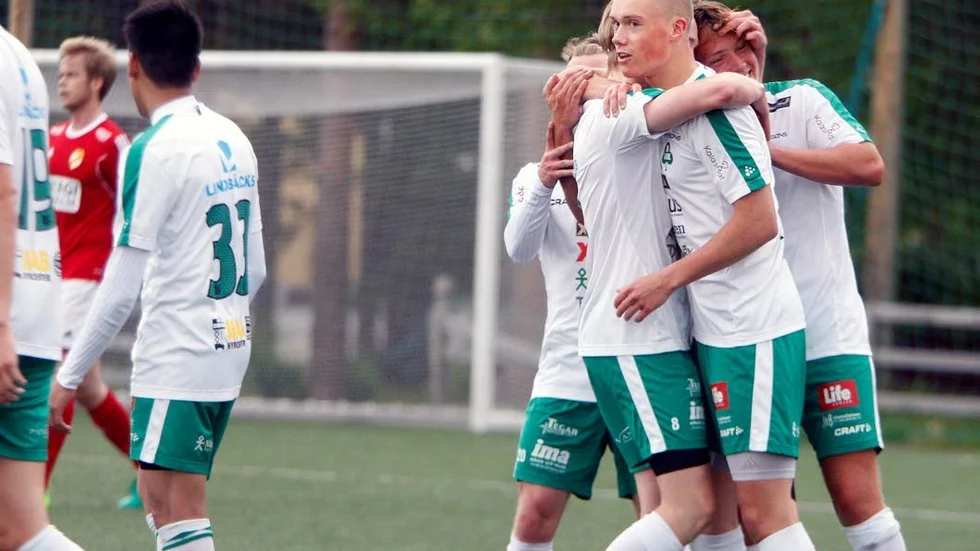 Matchhjälten. Robin Lundgren gjorde såväl 2–1 som 3–1 för Bergnäset när laget tog tre välbehövliga poäng hemma mot Hemmingsmark.
