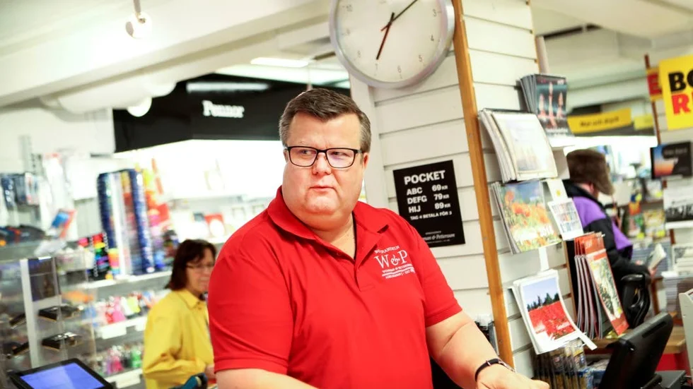 Roland Salemark tycker det är kul att gotländska författare går bra i år.