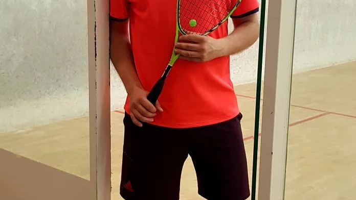 Forne tennisspelaren Rasmus Bäckström ser fram emot en ny utmaning i form av att tävla i squash.