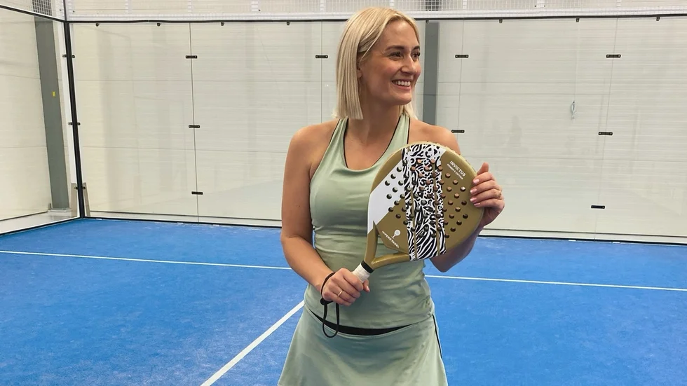 Lisa Jutman Collin ingår i en kvintett från Norrköping som står inför ett roligt padeläventyr i Spanien med totalt 800 deltagare.
