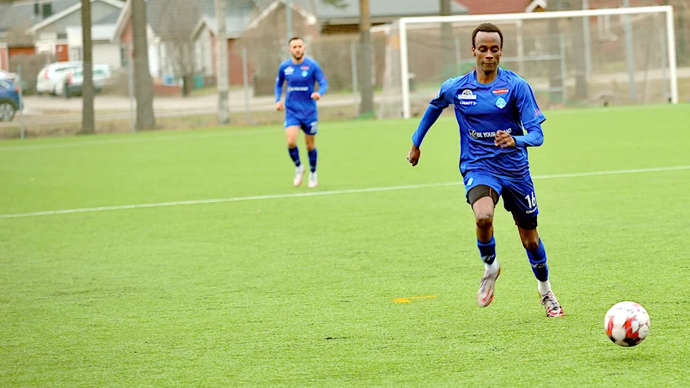 Luleå SK fick vända hem till Luleå tomhänta från Västerbotten då Sunnanå vann med 2–0.
