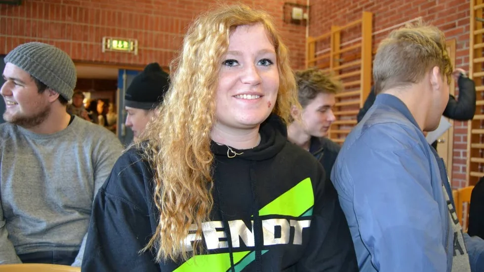 Emeline Karlsson går sista året på naturbruksprogammet och väljer mellan två jobb efter skolan.