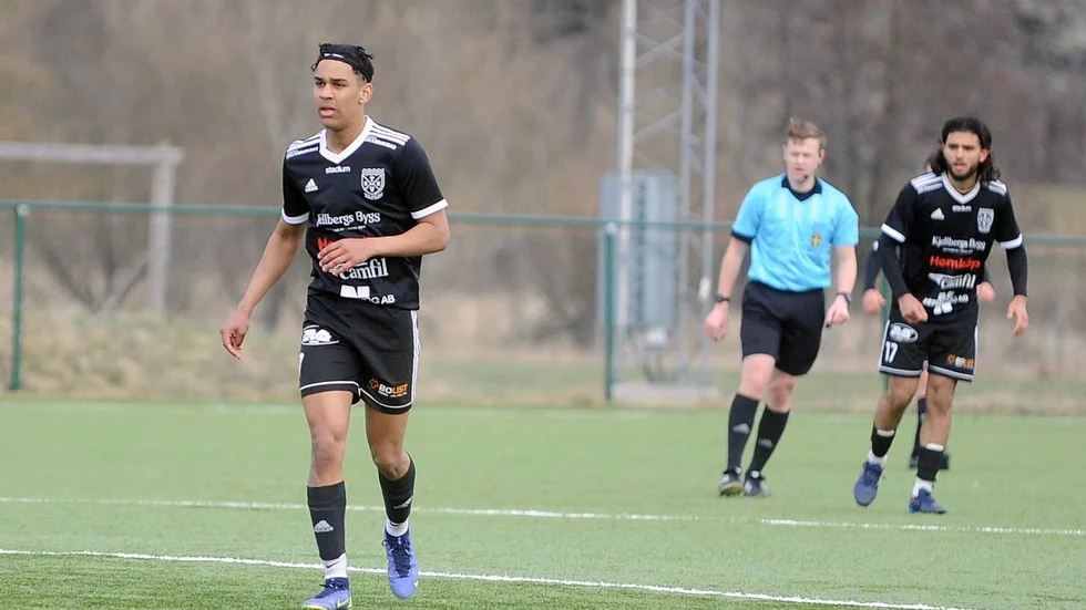 18-årige Jordan Simpson  inledde målskyttet när TVSK besegrade Lidingö på hemmaplan.