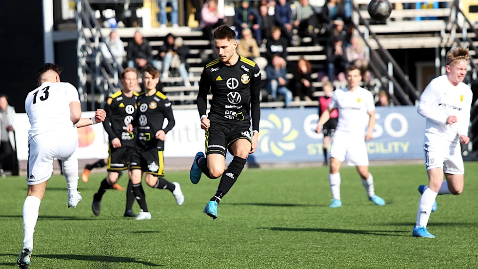 Adin Bukva kvitterade mot Huddinge, men Smedby föll ändå.