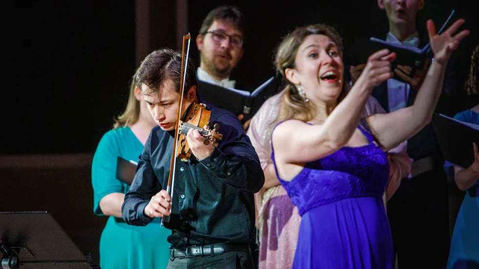 Konserten ”The Lark Ascending” med Allmänna sången och violinisten Johan Dalene och dirigenten Maria Goundorina.