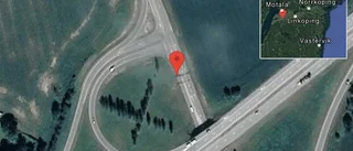 Två personbilar i trafikolycka