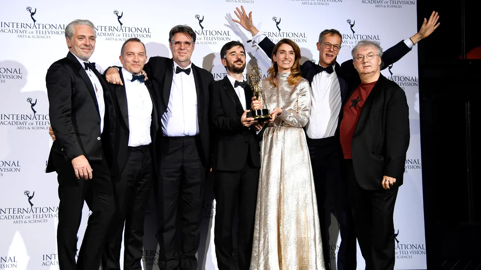 Teamet bakom franska "Call my agent" fick ta emot pris på Emmygalan för bästa komedi 2021. Arkivbild.