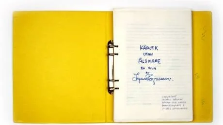 På framsidan av manuset till "Kärlek utan älskare" hade Ingmar Bergman skrivit med bläck att filmen blivit refuserad av tre producenter och att han därför bestämt sig för att "förpassa det till arkivet för orealiserbara drömmar och visioner".Foto: Emanuel Almborg