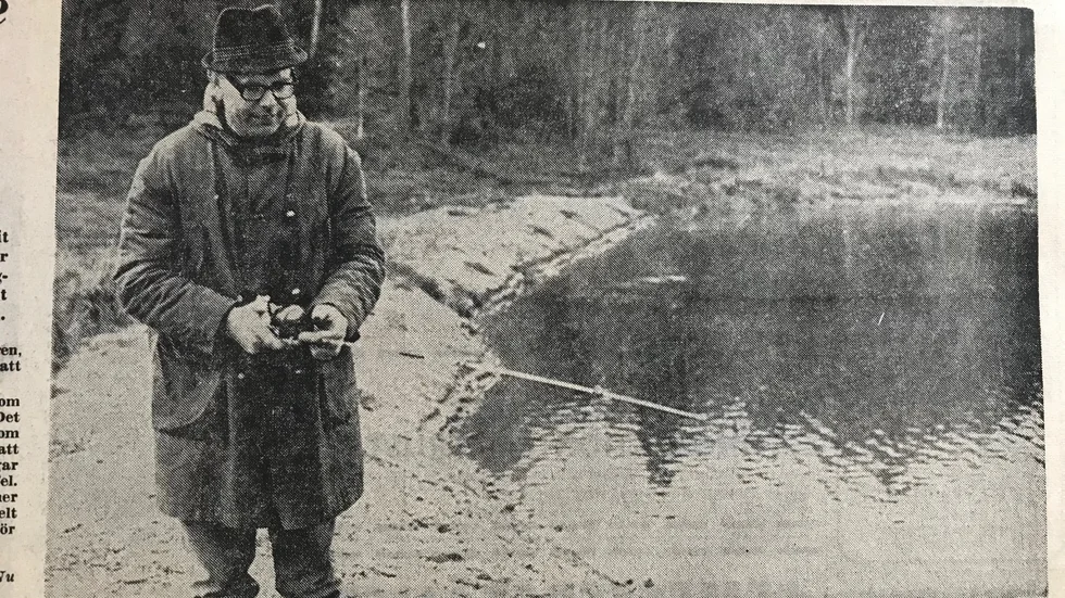 Olle Anell vid den konstgjorda sjön vid Rosenlund i Bie.