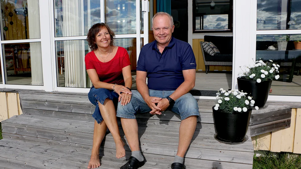 Det har varit en lång och mödosam resa efter operationen. Dag Johansson och sambon Monica Sköld har ägnat många timmar åt ljudträning. Men allt slit har betalat sig. "Det har absolut varit värt det", säger Dag.