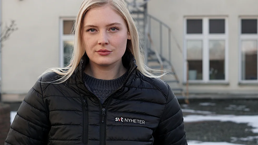 Jennifer Alm från Vimmerby har nu fast anställning på SVT Nyheter Blekinge. Hösten 2019 gjorde hon ett inhopp på Vimmerby Tidning. "Jag hade några fina dagar där" säger hon. 
