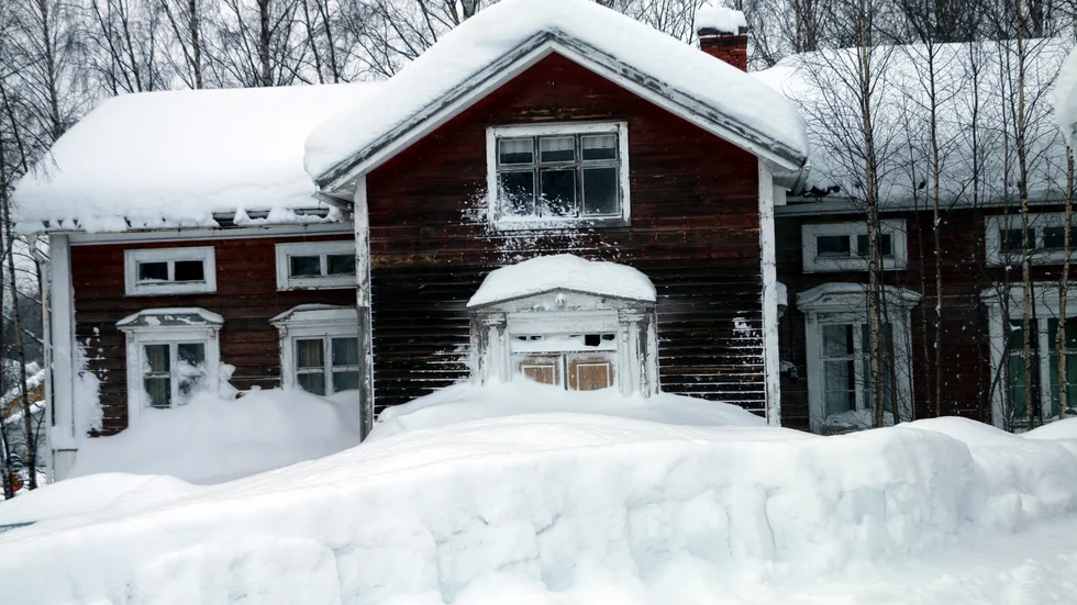 Förra våren visade en privatperson intresse av att köpa Avanderska gården i Lillpite och flytta den. Nu har fastighets- och servicenämnden beslutat att gården ska läggas ut till försäljning genom anbud.