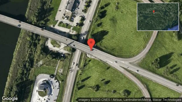 Lastbil står still på E20