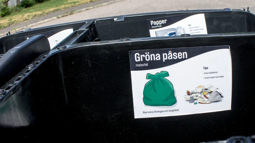 Skribenten menar att förslaget om stora soptunnor med flerfackskärl är ogenomtänkt.