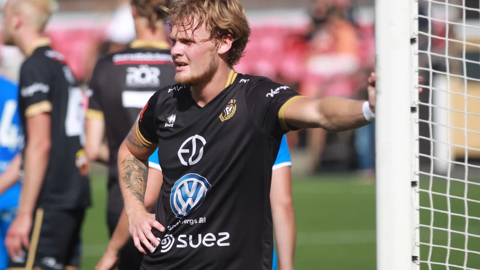 Smedby fortsätter att jaga Mjölby i division 3-toppen.