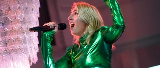 Josefin var på Maggios hemliga konsert: "Folk hängde ut från fönstren"