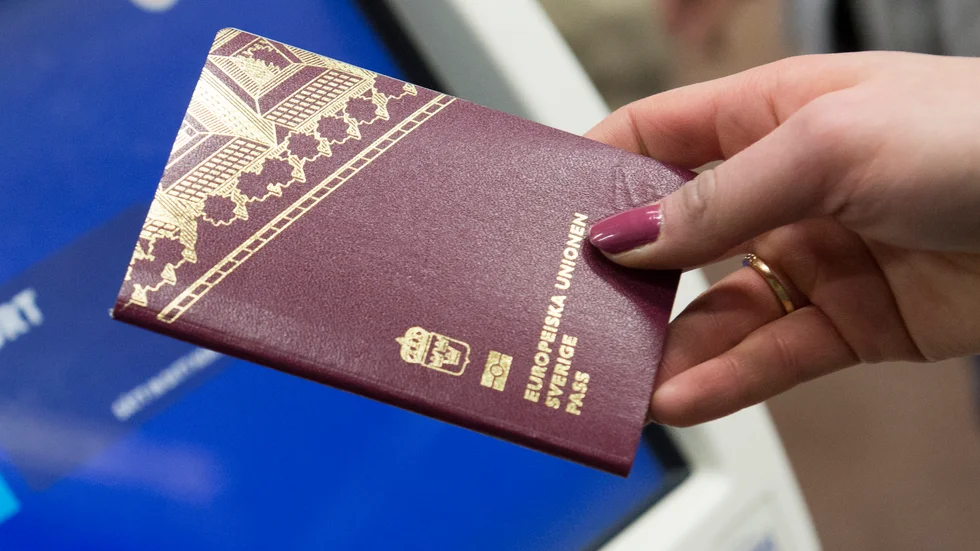 Passexpeditioner har dragit ner på antalet bokningsbara tider för att ansöka om ett pass eller nationellt id-kort. Arkivbild.