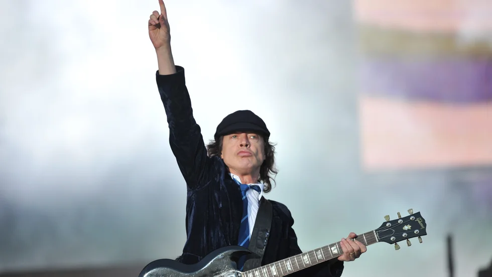 ”AC/DC-tolkningen ”Riff Raff” med sångaren Neil Fallon gjorde att jag fick upp ögonen för hans band Clutch”, skriver krönikören.