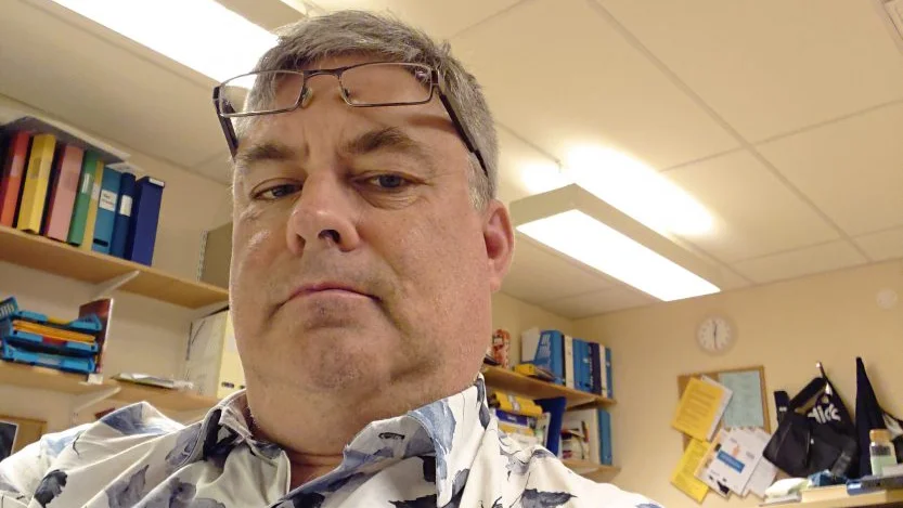 Edmund Albinsson är lärare på Astrid Lindgrens skola och även om det inte blev någon final känner han stolthet över att ha varit nominerad till årets Guldäpple.