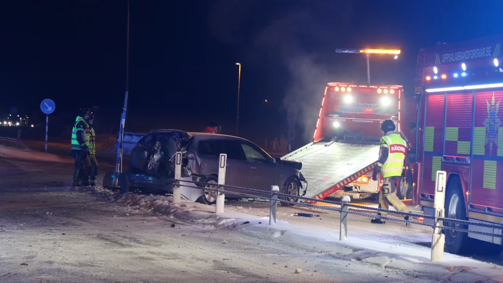 En trafikolycka inträffade under tisdagsmorgonen på väg 288. Ingen person ska vara allvarligt skadad.