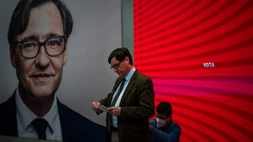 Den tidigare spanske hälsoministern Salvador Illa kandiderar i valet i Katalonien för regionala socialistpartiet PSC. Arkivbild.
