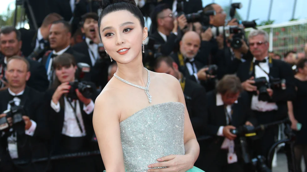 Skådespelerskan Fan Bingbing bad om ursäkt för skattefiffel 2019, efter att ha varit försvunnen i nästan ett år. Nu vill Kina påverka skådespelarnas beteende. Arkivbild.