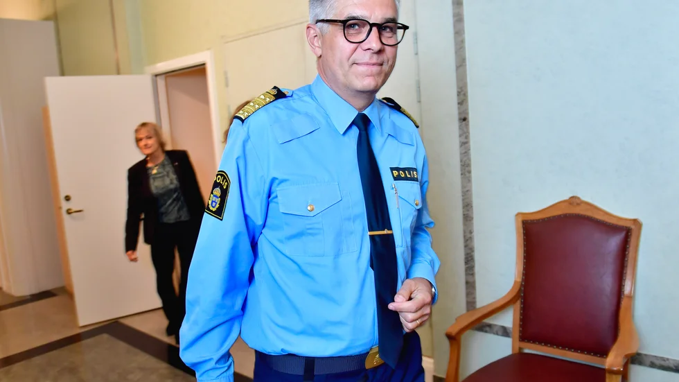 Rikspolischef Anders Thornberg vill utreda om något gjorts fel när polischefer tilldelat sig själva lägenhetskontrakt.